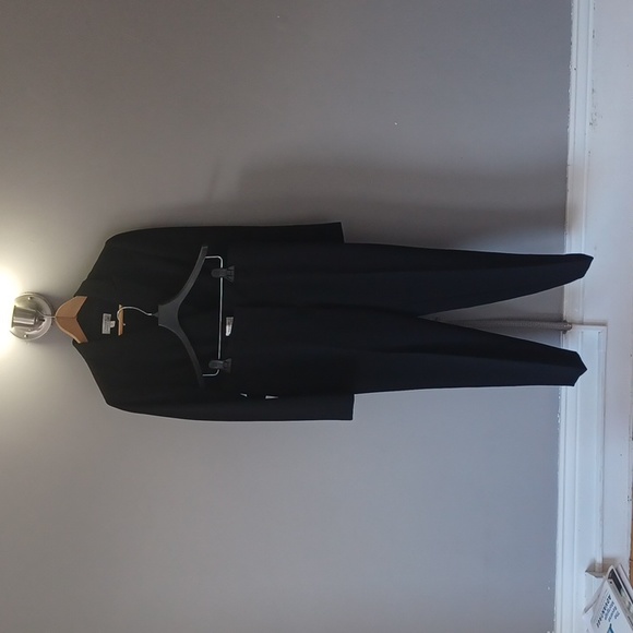 Pant Suit - Picture 2 of 4